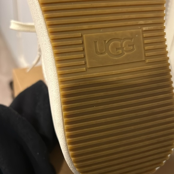 NWT brand new in box, Ugg Ez-duzzit platform shoe - Picture 4 of 7